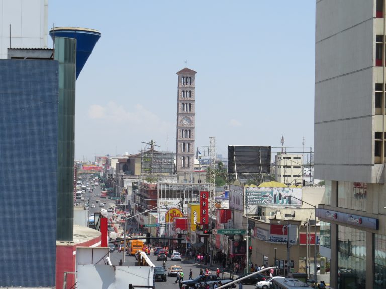 La cortina metálica