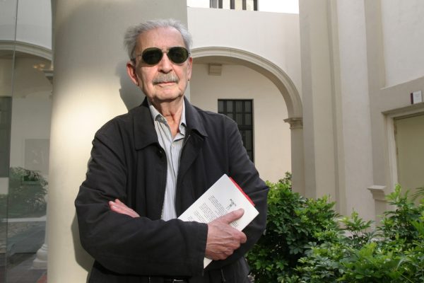 Juan Gelman: La tarea del poeta es escribir poesía, si es posible, buena